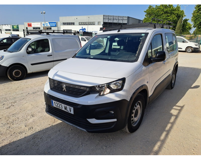 Renting cochePEUGEOT RIFTER