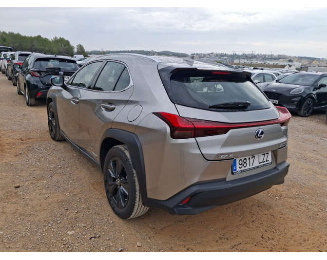 LEXUS UX