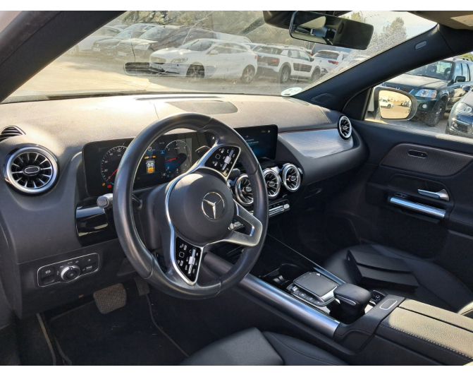 MERCEDES GLA