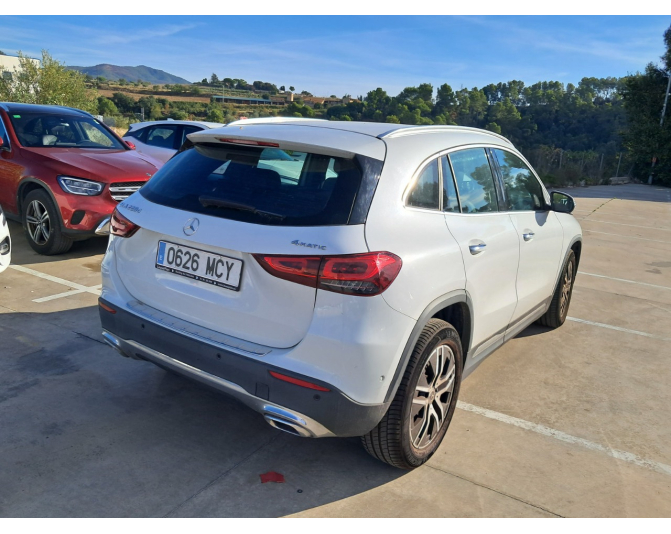 MERCEDES GLA