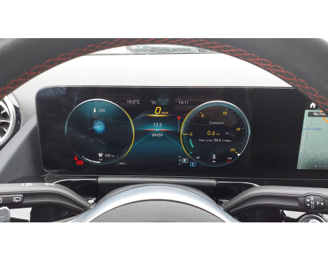 MERCEDES GLA