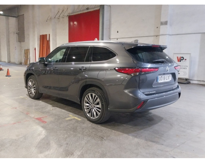 TOYOTA HIGHLANDER