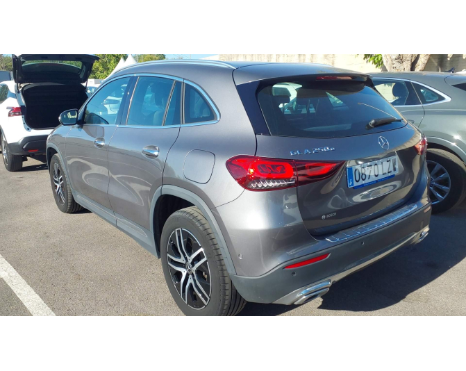 MERCEDES GLA