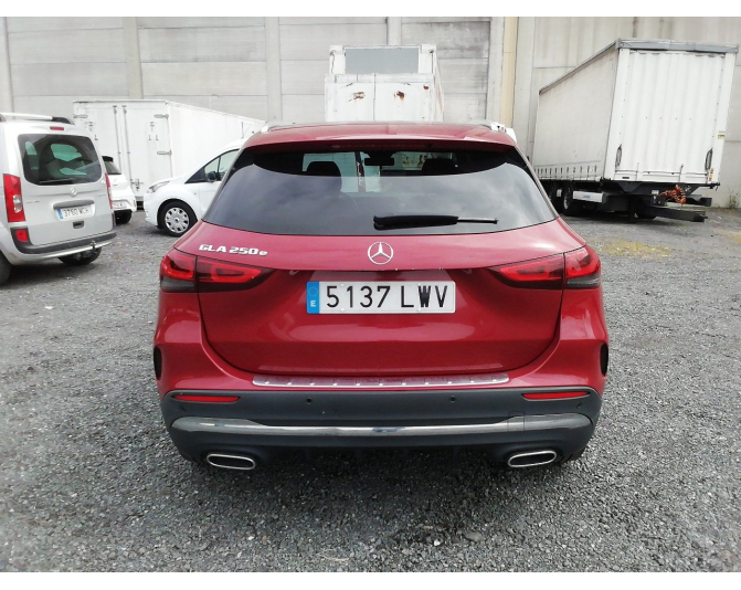 MERCEDES GLA