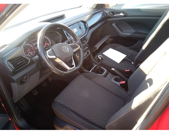 VOLKSWAGEN T-CROSS