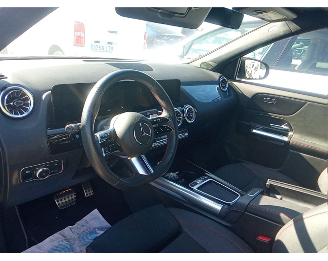 MERCEDES GLA