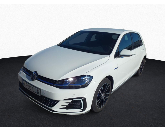 Renting cocheVOLKSWAGEN GOLF
