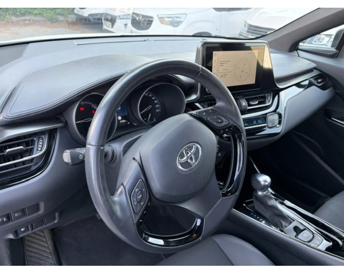 TOYOTA C-HR