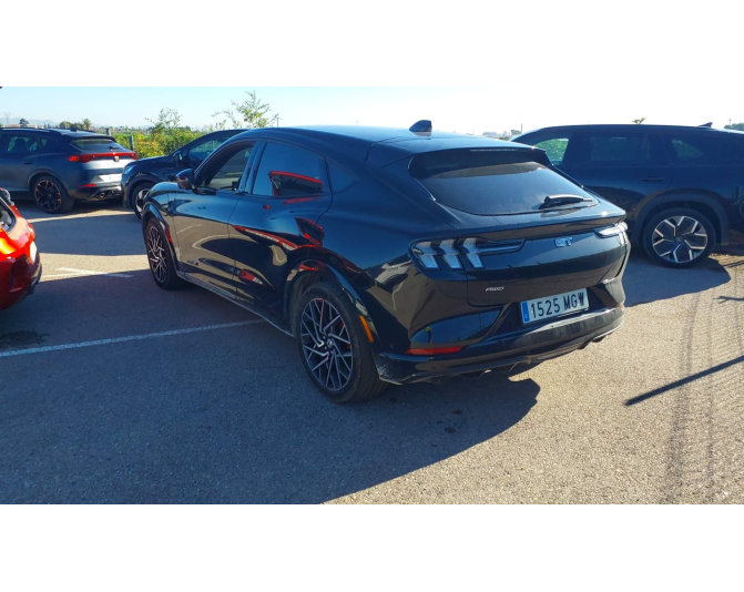 FORD MUSTANG MACH-E