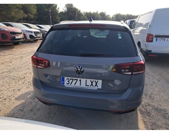 VOLKSWAGEN PASSAT