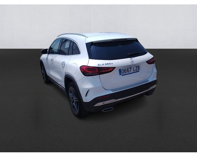 MERCEDES GLA