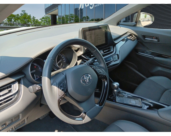 TOYOTA C-HR