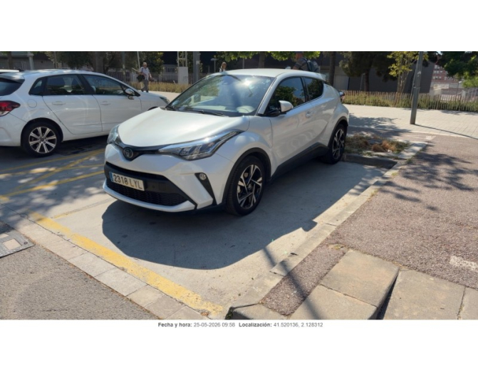Renting cocheTOYOTA C-HR