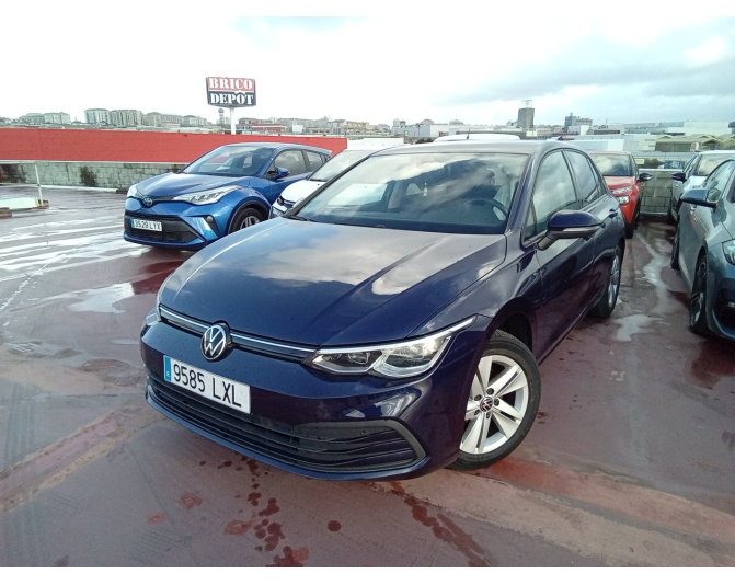 Renting cocheVOLKSWAGEN GOLF