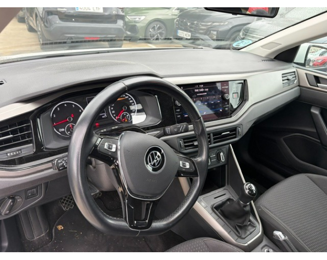 VOLKSWAGEN POLO