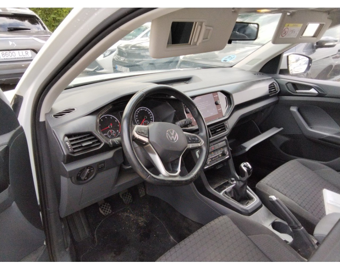 VOLKSWAGEN T-CROSS