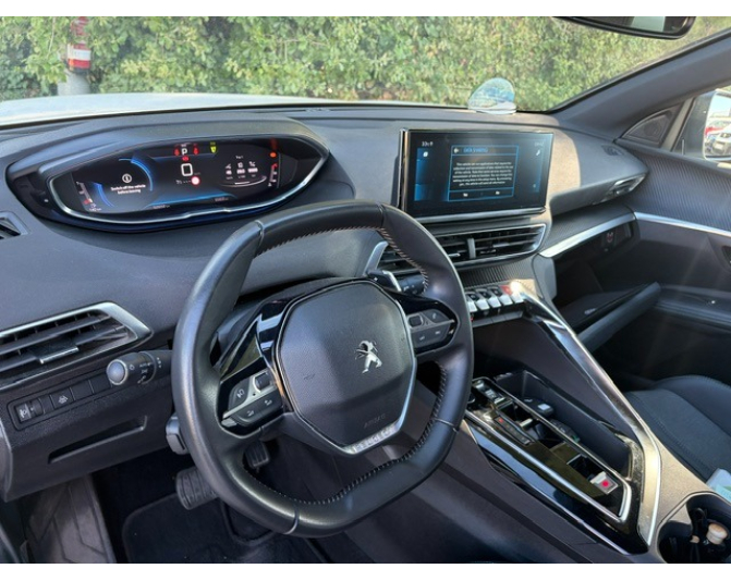 PEUGEOT 5008