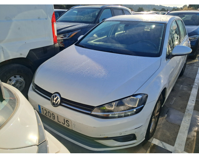 Renting cocheVOLKSWAGEN GOLF