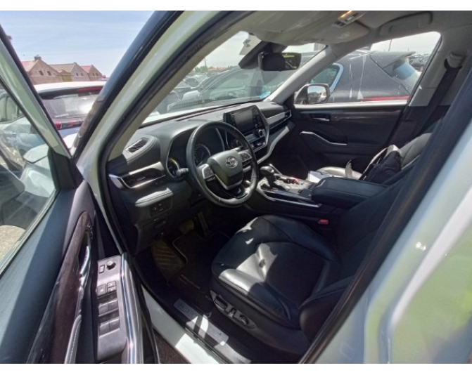 TOYOTA HIGHLANDER