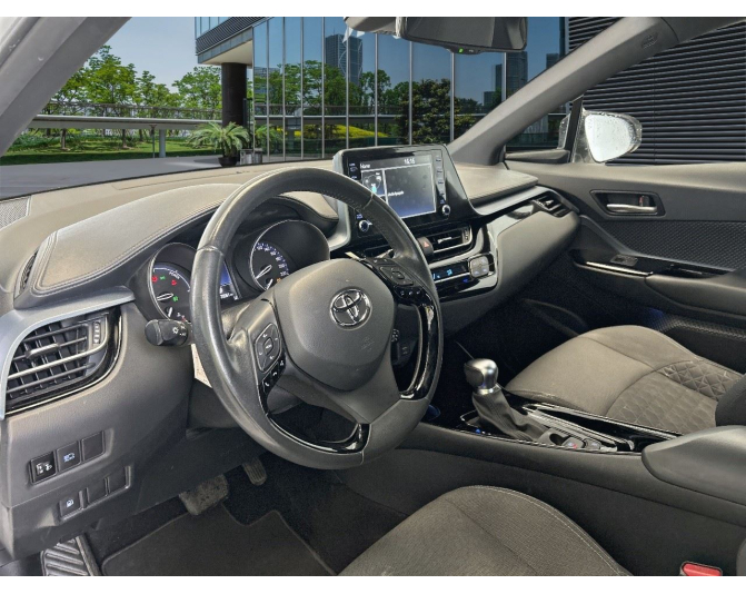 TOYOTA C-HR