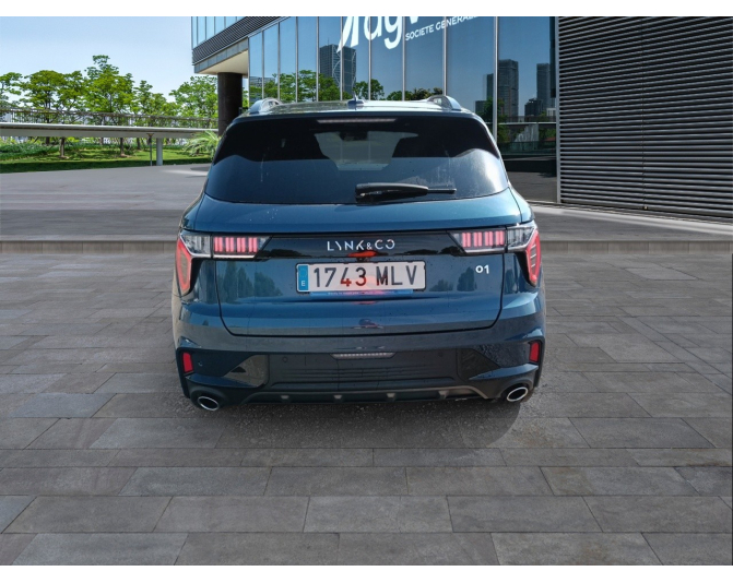 LYNK & CO 01