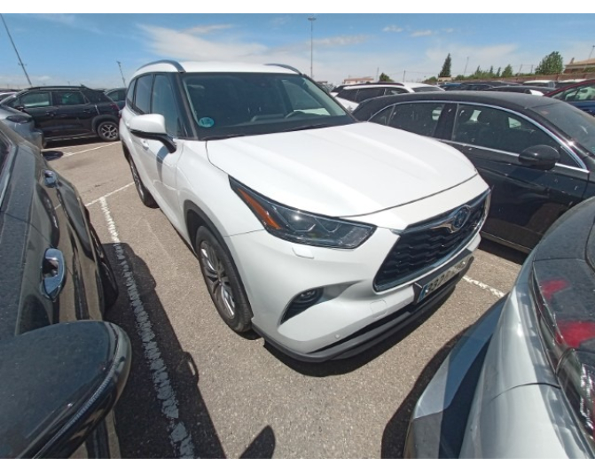TOYOTA HIGHLANDER