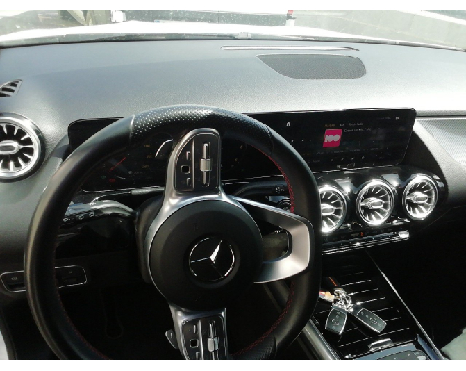 MERCEDES GLA