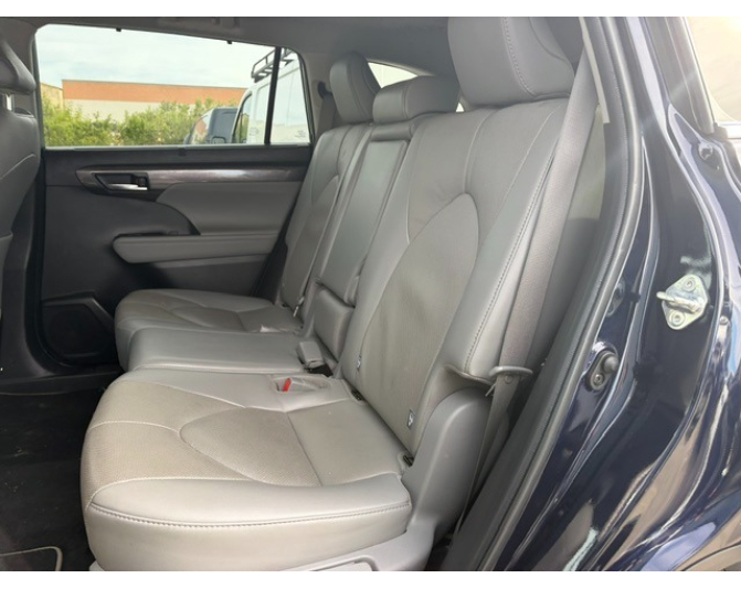 TOYOTA HIGHLANDER