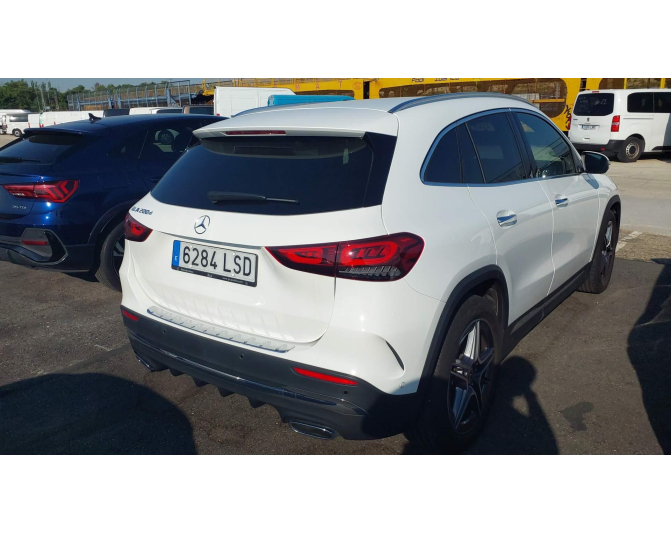 MERCEDES GLA