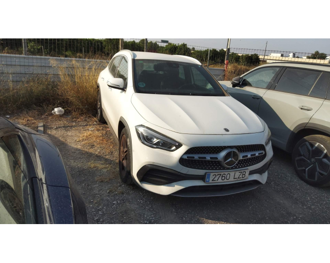 MERCEDES GLA