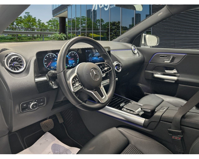 MERCEDES GLA