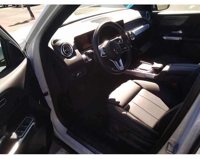 MERCEDES EQB
