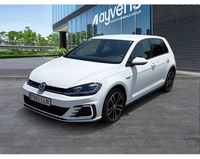 Renting cocheVOLKSWAGEN GOLF