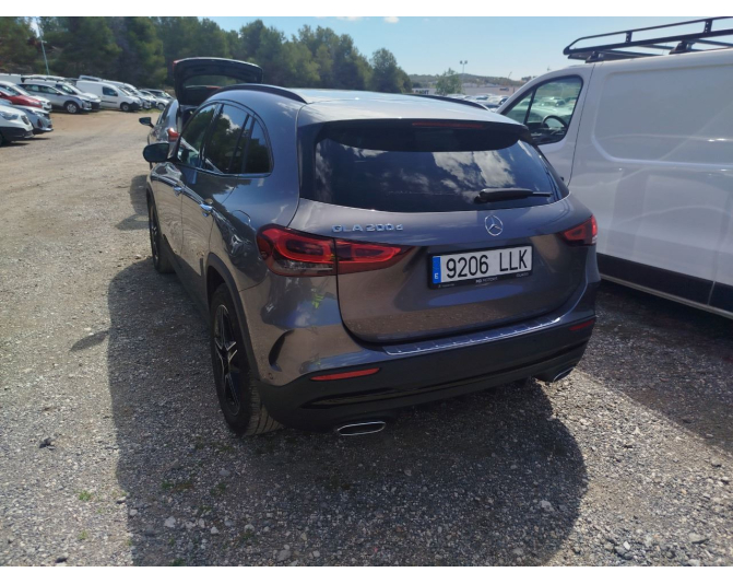 MERCEDES GLA