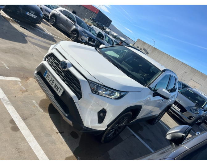 Renting cocheTOYOTA RAV4