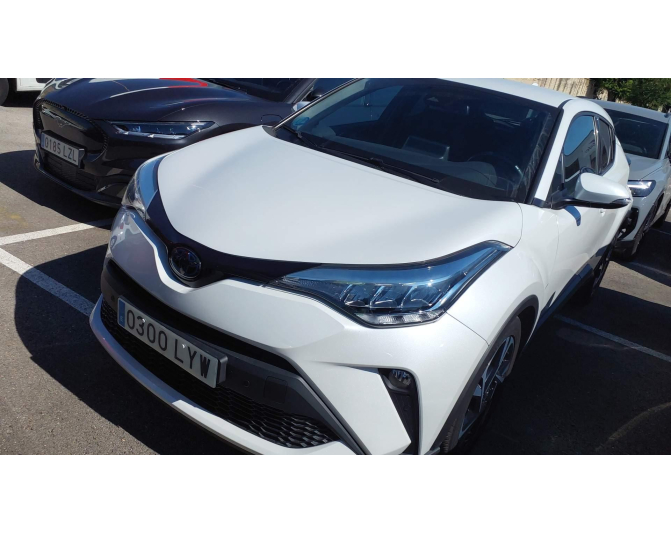 Renting cocheTOYOTA C-HR