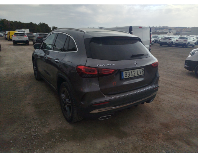MERCEDES GLA