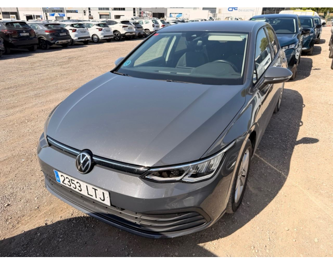 Renting cocheVOLKSWAGEN GOLF