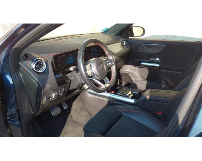 MERCEDES EQA