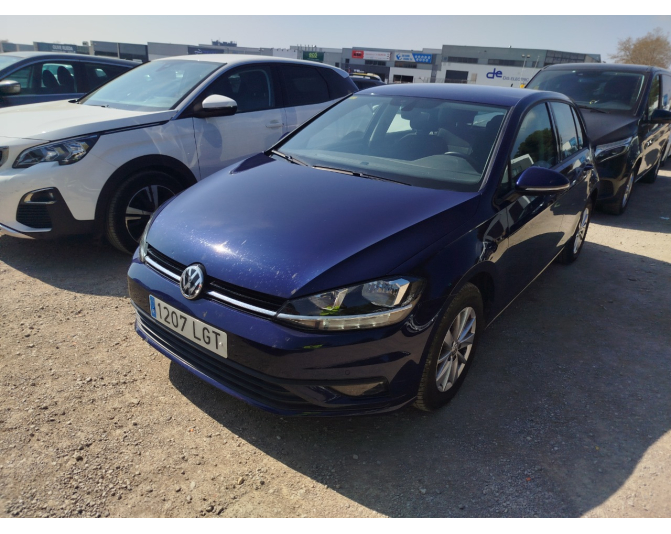 Renting cocheVOLKSWAGEN GOLF