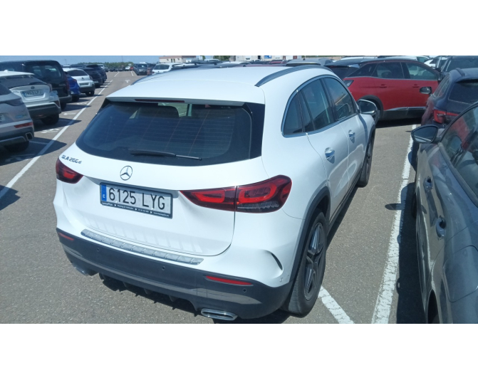 MERCEDES GLA