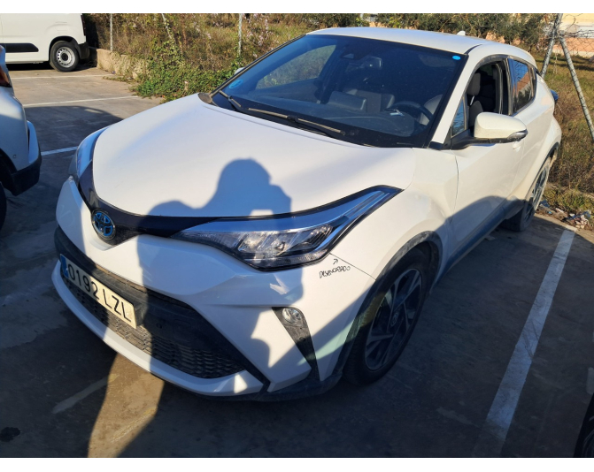 Renting cocheTOYOTA C-HR