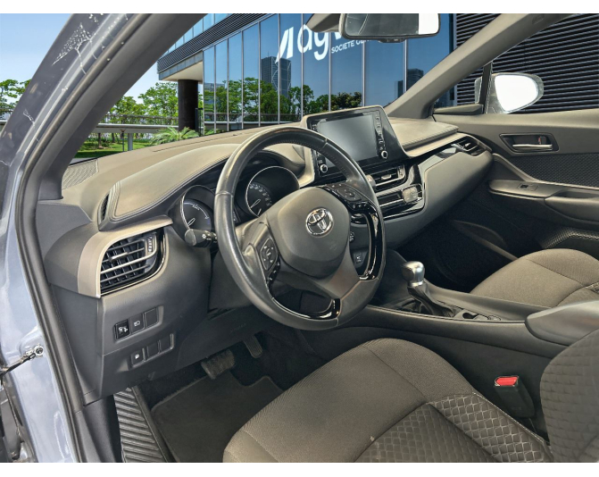 TOYOTA C-HR