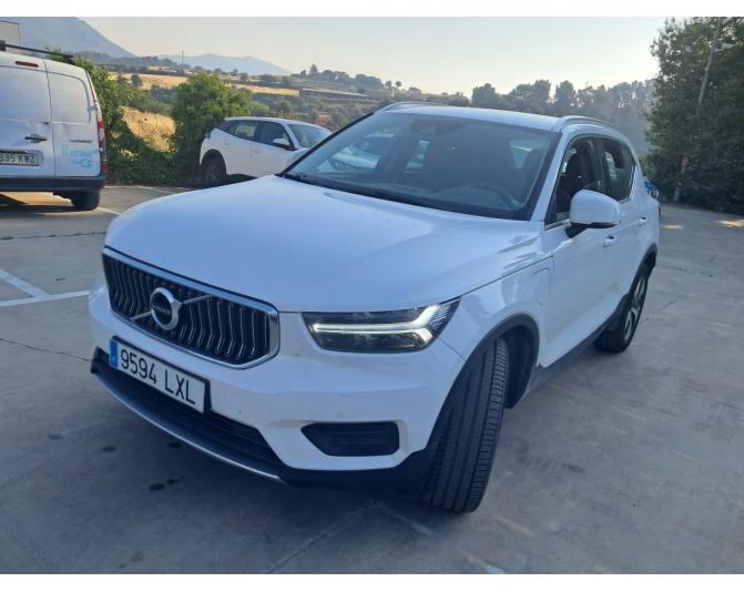 Renting cocheVOLVO XC40