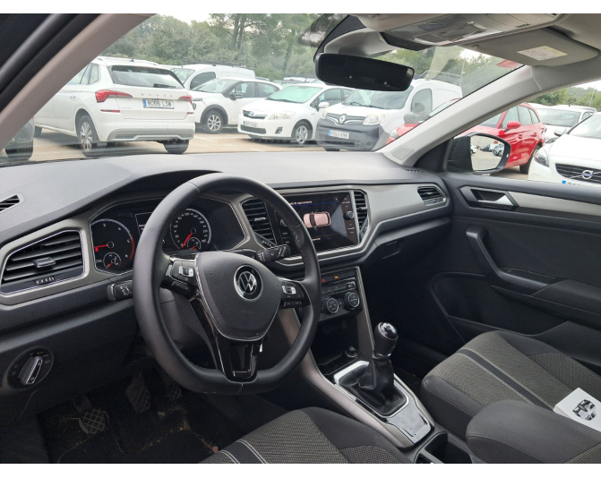 VOLKSWAGEN T-ROC