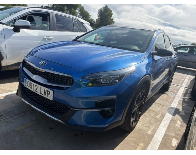 Renting cocheKIA XCEED