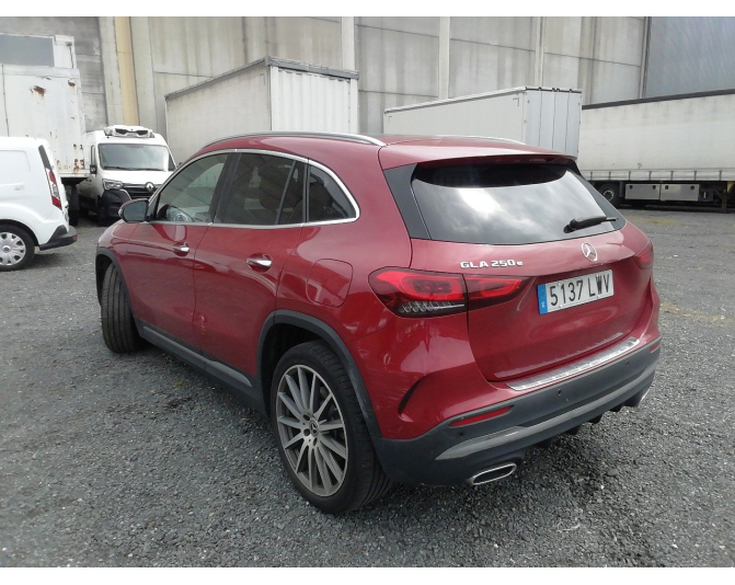 MERCEDES GLA