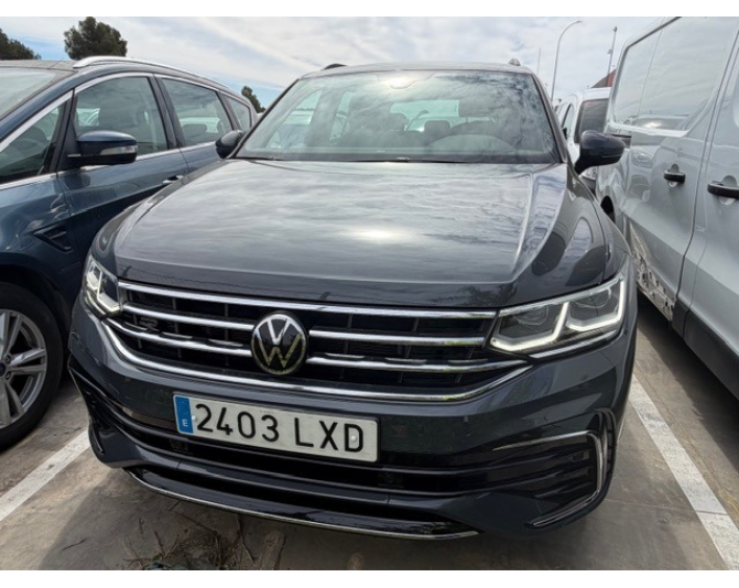 VOLKSWAGEN TIGUAN