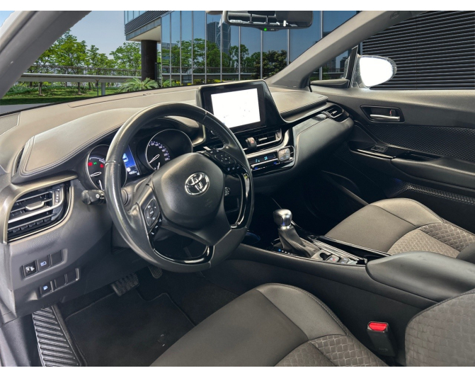 TOYOTA C-HR