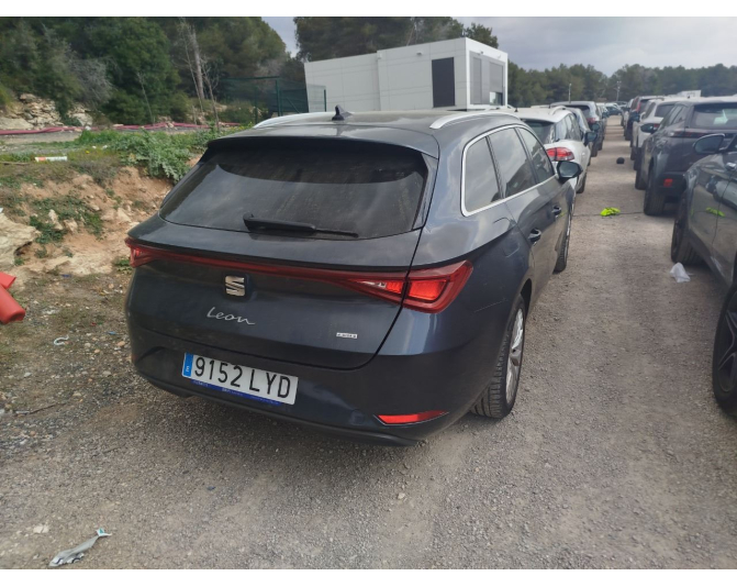 SEAT LEON